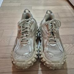 BALENCIAGA ディフェンダー ブラック 42 - メルカリ