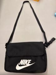 00s Nike メッセンジャーバッグ ショルダーバック y2k テック - メルカリ