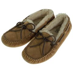 UGG アグ モカシン ダコタ ブローチ スリッポン SYGR - メルカリ