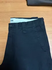 79 UNIQLO ユニクロ ワイド フィット チノ パンツ ブラック