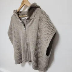 A++ほぼ新品)LOVENSNOW フード ニット ベスト ベージュ