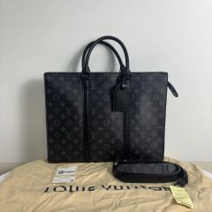 展示品級】ルイヴィトン サックプラ 24H トリヨン ショルダーバッグ 黒