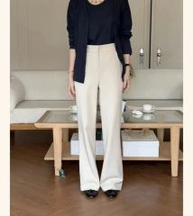 ✨新品未使用 Cygne シーニュ スクエアパフスリーブニット Victor