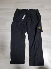 STONE ISLAND ストーンアイランド ブラック カーゴ ズボンのサムネイル