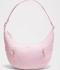 ルルレモンlululemon Slouchy Sling Bag6L ムーン型 - メルカリ