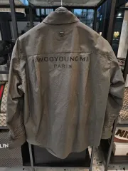 正規品/オーバーサイズ/48サイズ ウーヨンミ バックロゴ シャツ ジャケット チャコール グレー シャツのサムネイル
