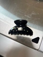 ◇新品未使用四角SKIMS ヘアクリップ ブラック - メルカリ