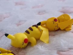 ポケモンセンター VCD おねむりピカチュウ フィギュア - メルカリ