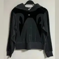 アディダス ツアーベルベット クロップド フーディー Tシャツ ブラック