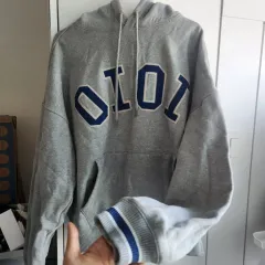 O!Oi O!Oi グレー フードTシャツのサムネイル