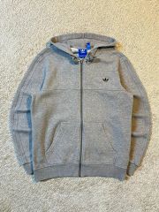 と*と様 adidas jeremy scott 2011aw ジップアップフー - メルカリ