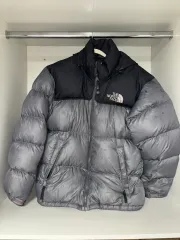 THE NORTH FACE ザノースフェイス 700 Nuptse(ヌプシ) ダウン グレー 90サイズのサムネイル