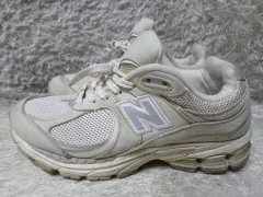230 ニューバランス m2002raa アイボリー スニーカー 中古 シューズ