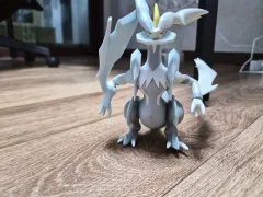 白キューレム フィギュア 出品