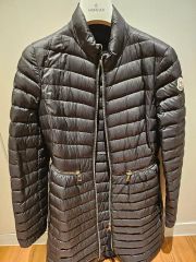 Moncler モンクレール 細身シルエットが人気ダウンコート Agatelon 