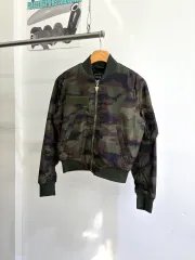 GUESS ブルゾンのサムネイル