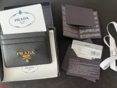PRADA プラダ サフィアーノ カードウォレット 出品