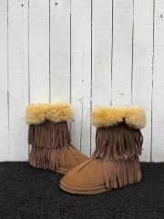 UGG x JIMMY CHOO スタースタッズ フリンジ ムートンブーツ - メルカリ