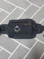DRAW FIT レザークロスバッグ ブラック ショルダーバッグバッグ 