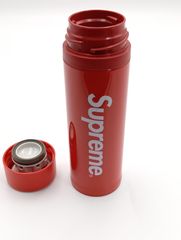 Supreme　水筒　ライト　キーホルダー Supreme 水筒 ライト キーホルダー - メルカリ