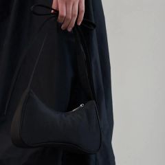 新品♡】リムアーク Crescent shape shoulder bag - メルカリ