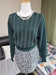 洗練されたGOLDグリッター刺繍デザインテープ ルーズフィット ニット