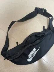 NIKE 基本 ブラック ヒップバッグ