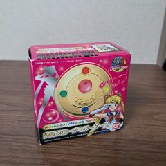 セーラームーン シュウウエムラ ノベルティ 完売 ミラー ポーチ ルナ