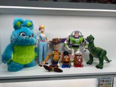 トイストーリー、レニー双眼鏡、ロッキーフィギュア、ダッキーの