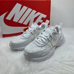 NIKE V2K RUN 250 新品