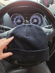 黒色 ニット ビーニー 帽子 BURBERRYのサムネイル