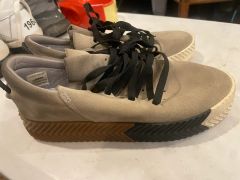 HERMES スニーカー 42 カーキ 箱あり - メルカリ