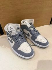 BOSSさん専用Nike Air Jordan 1 Mid ホワイト グレー - メルカリ