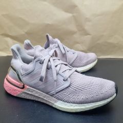 極美品 試し履きのみ アディダス ウルトラブースト ライト 黒 27.0cm箱有 極美品 試し履きのみ アディダス ウルトラブースト ライト 黒 27.0cm箱