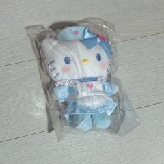 サンリオ ハローキティ 45周年展 ブローチ アリス ぬいぐるみ