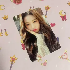 IVE（アイヴ）ウォニョン(WONYOUNG・チャンウォニョン) トレカ 2022シグリ ユジン・カウル・レイ・ウォニョン・リズ・イソ