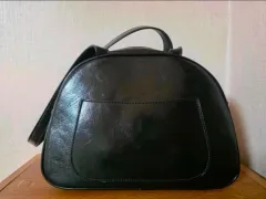 黒いバッグ