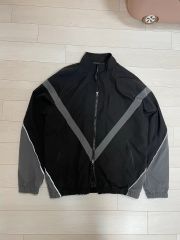 ナイロンジャケット Vラインデザイン 値下げ可能！ - メルカリ