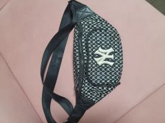 semon WAIST POUCH ウエストポーチ horse 馬 semon WAIST POUCH ウエストポーチ horse 馬 - メルカリ