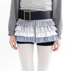 NIT ALCOVE フェイクレイヤード ドット柄 ILLIT着用ショートパンツ