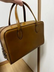 美品】【保管袋・タグ】TOUT Y EST スエード バッグ SMALL - メルカリ