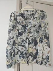 花柄シースルーブラウス