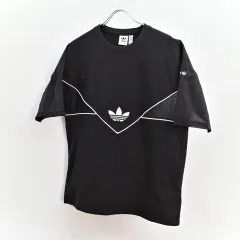 アディダス