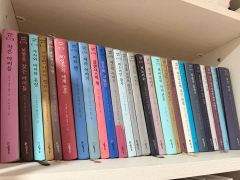 【まとめ売り】TWICE アルバム大量＋トレカ付き｜直筆サイン入りあり｜バラ売り まとめ売り】TWICE アルバム大量＋トレカ付き｜直筆サイン入りあり