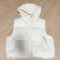 MARECHAL TERRE フード付き ダウンベスト ショート丈 アイボリー