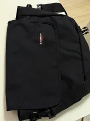 イーストパック メッセンジャーバッグ クロスバッグのサムネイル