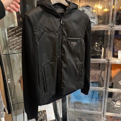 PRADA ブラックダウンジャケット 48 SGB503_1WQ8 - メルカリ