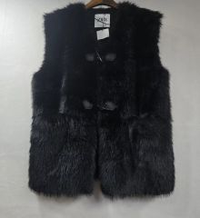 n*i様 ZARA 直営店購入 ファーベスト 2025秋冬新作 - メルカリ
