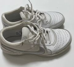 タイムセール1/12まで ナイキ テニスシューズ ナダル ホワイト