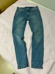 H&M スキニーフィット ライトブルーデニム